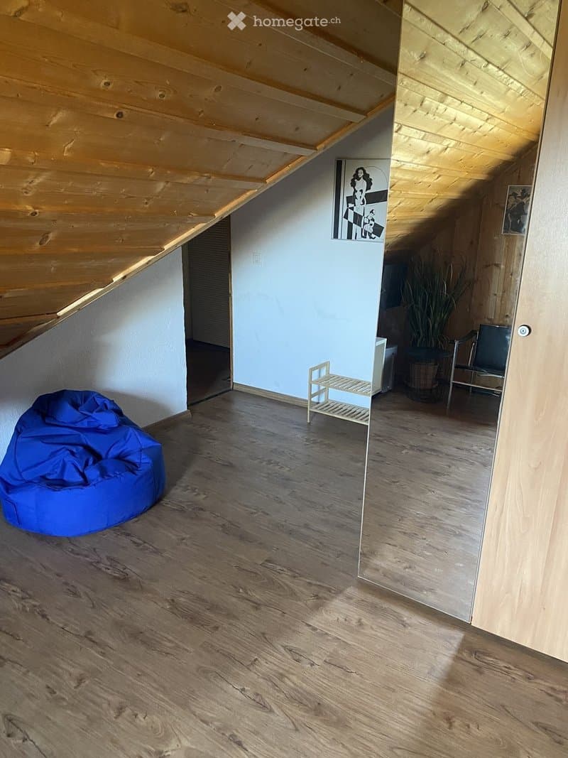 Ruhige eigene Etage (2möb.Zimmer) (3)