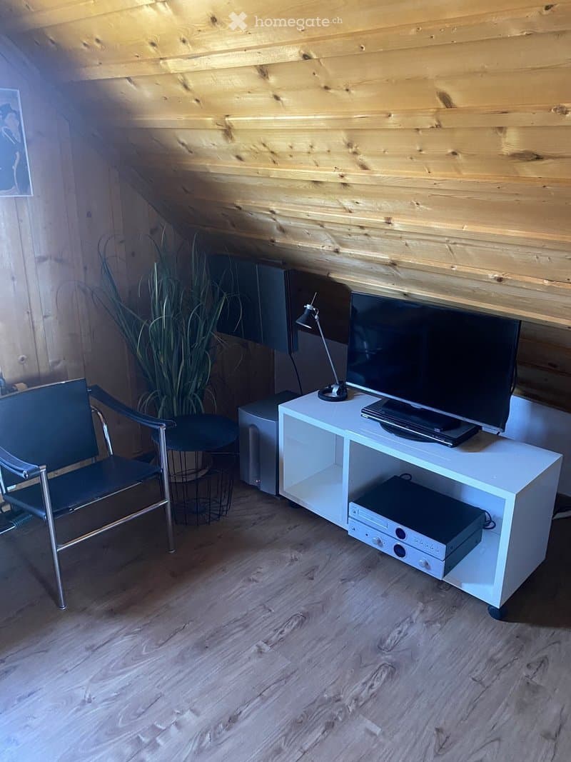 Ruhige eigene Etage (2möb.Zimmer) (1)
