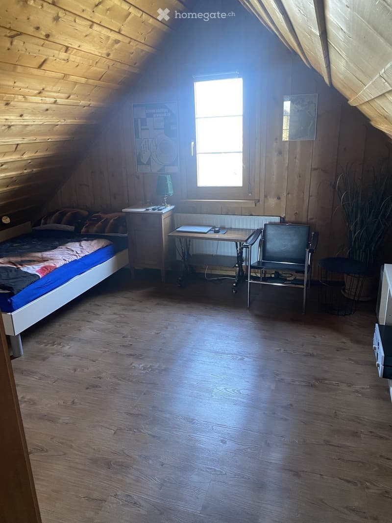 Ruhige eigene Etage (2möb.Zimmer) (2)