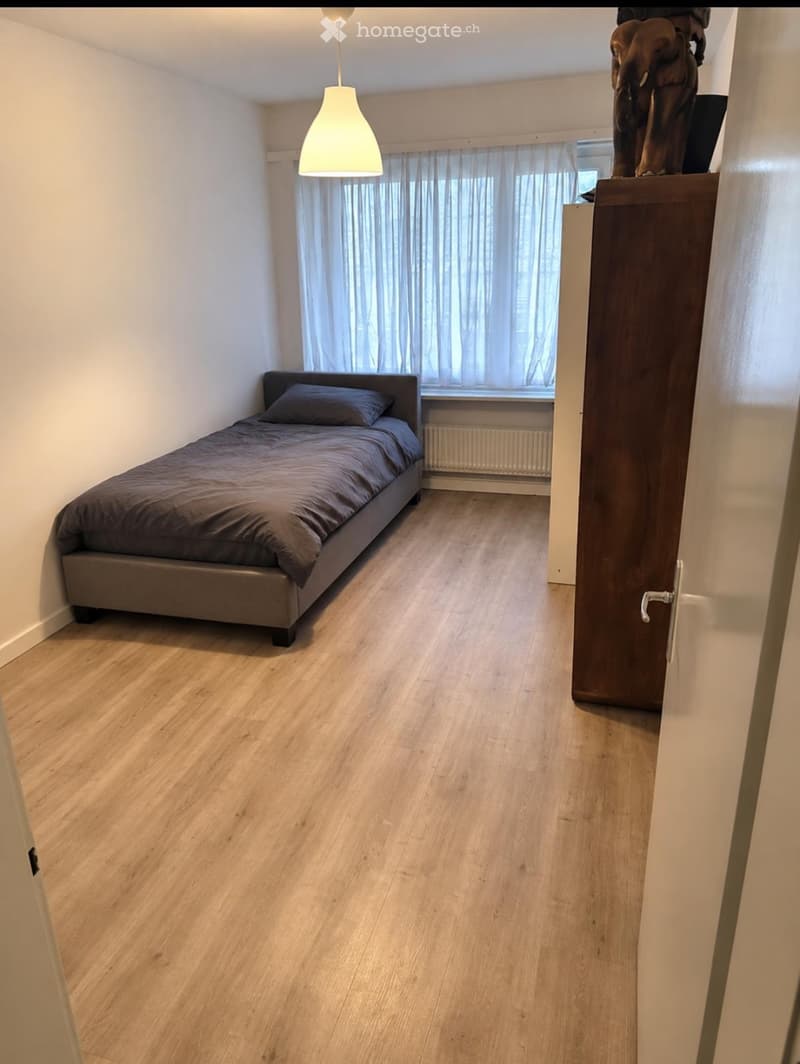 Möbiliertes WG-Zimmer, ab 01.12.26 (1)