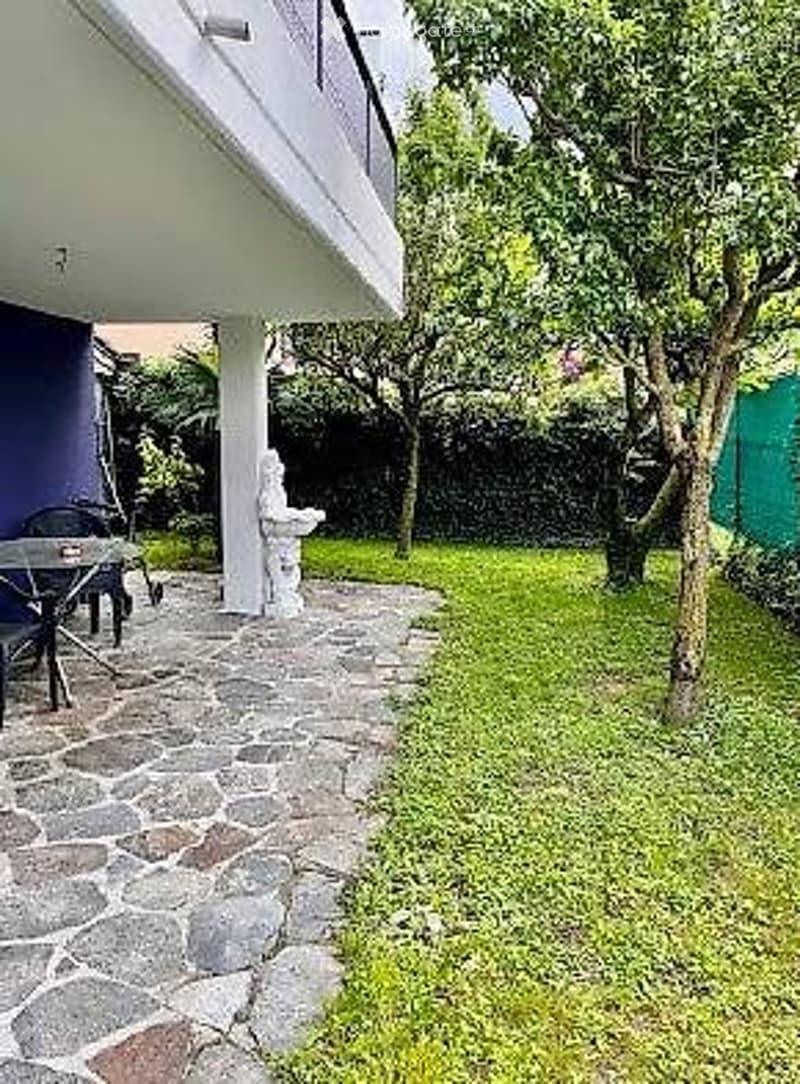 Appartamento con giardino (1)