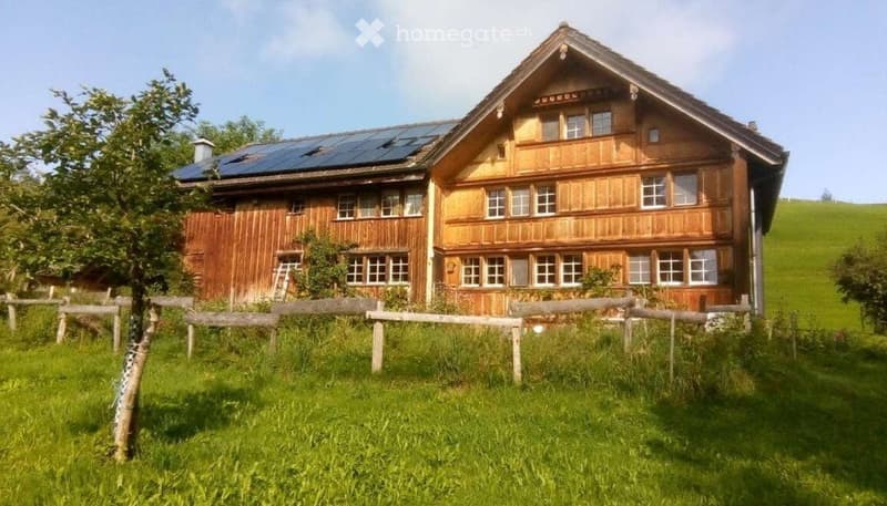 Freundliche Dachwohnung in Bauernhaus (1)