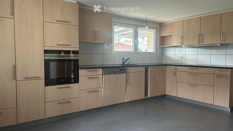 Zu vermieten 3.5-Parterre-Wohnung (1)