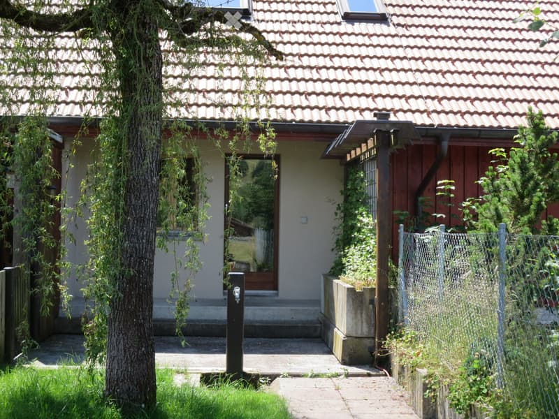 Charmante 6-Zimmer-Maisonette-Wohnung in Oberlangenegg (1)