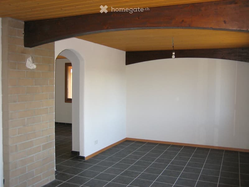 Charmante 6-Zimmer-Maisonette-Wohnung in Oberlangenegg (4)