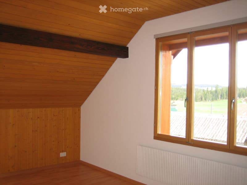 Charmante 6-Zimmer-Maisonette-Wohnung in Oberlangenegg (5)