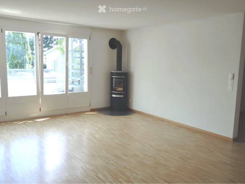 4.5-Zi Wohnung mit eigener Dachterrasse und Balkon (2)