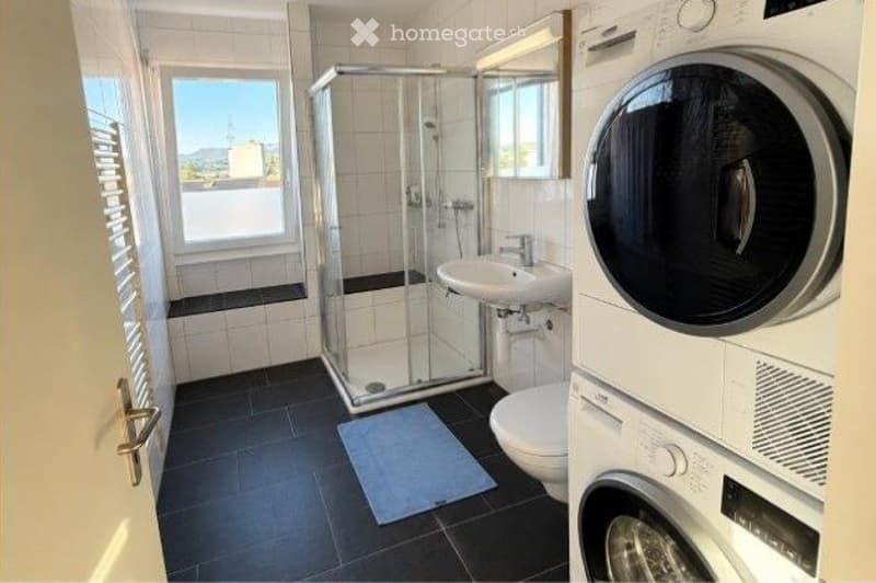 1.5-Zimmer-Dachwohnung per sofort in Baar frei (2)