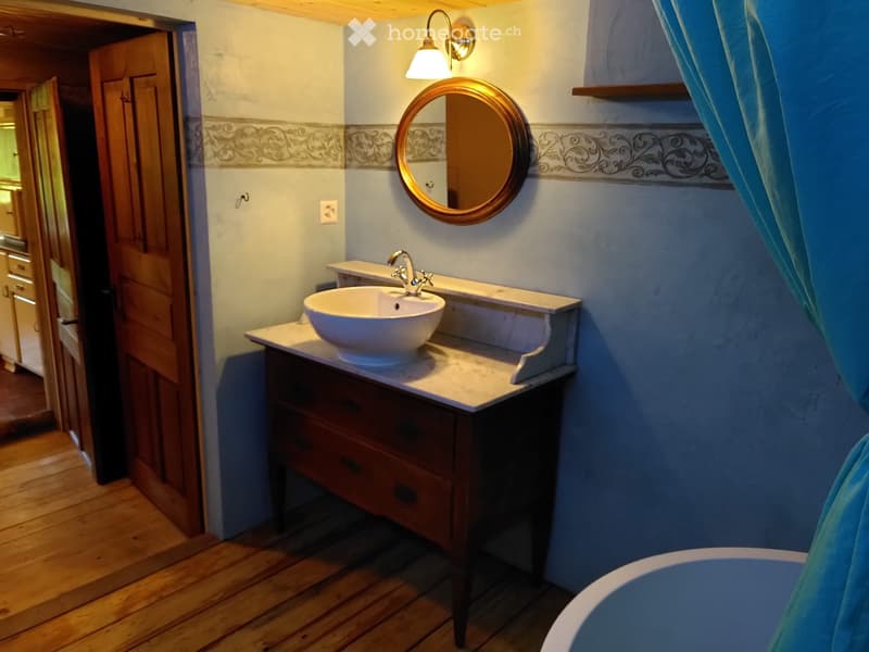 3-Zimmer Hausteil mit Gärtchen an NR (3)