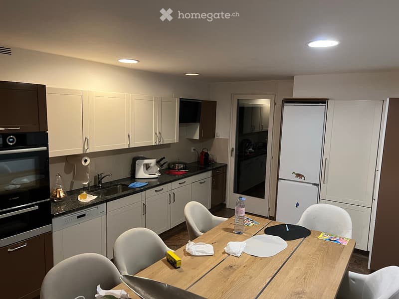 Grosszügige 4.5-Zi.Wohnung mit grossem Balkon (2)