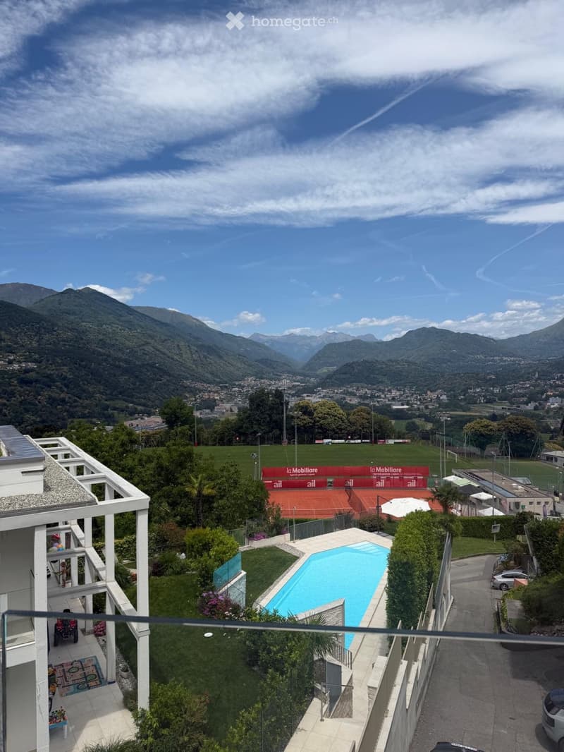 Luminoso, piscina, posteggio, area verde (13)