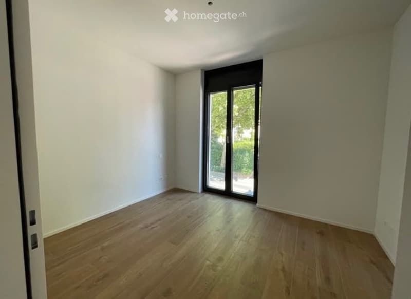 Cercasi subentrante per 2.5 locali moderno e luminoso (3)