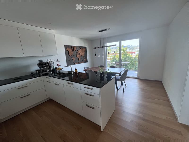 Helle 3.5-Zimmer-Wohnung mit Balkon&Loggia ab Dezember in SG (2)