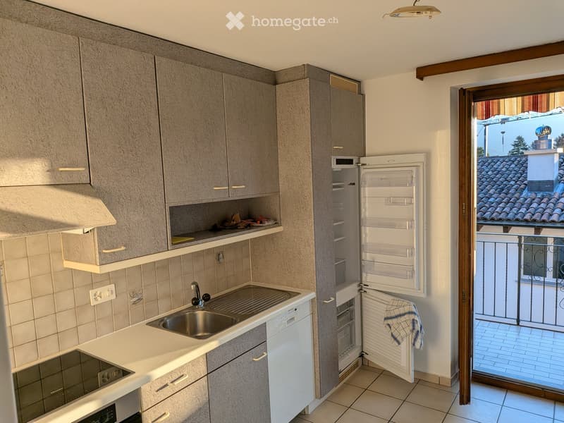 Giubiasco: 3.5 locali con balcone e garage, libero subito (3)
