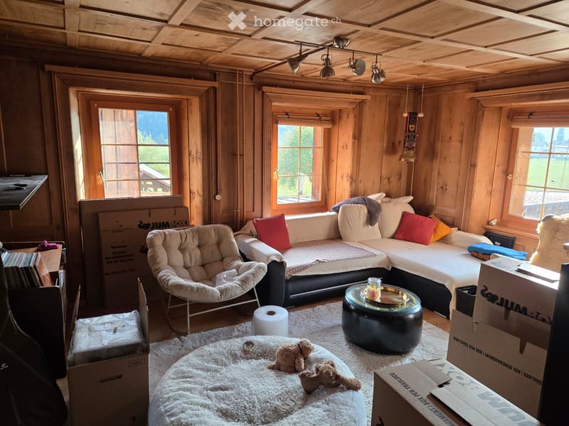 4.5 Zimmer Wohnung mit Balkon und Garage (2)