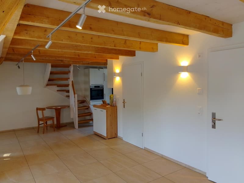 Schöne Dachwohnung in Uzwil mit Aussenparkplatz und Garten (3)