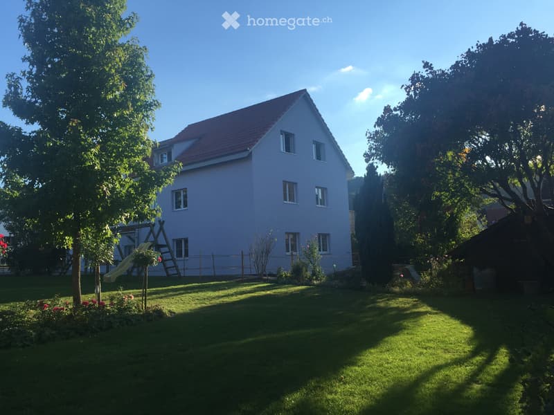 Moderne 3.5 Zimmer Wohnung mit Garten per sofort (1)