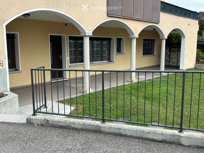 Arzo, Luminoso 2.5 locali con giardino e posto auto incluso (1)