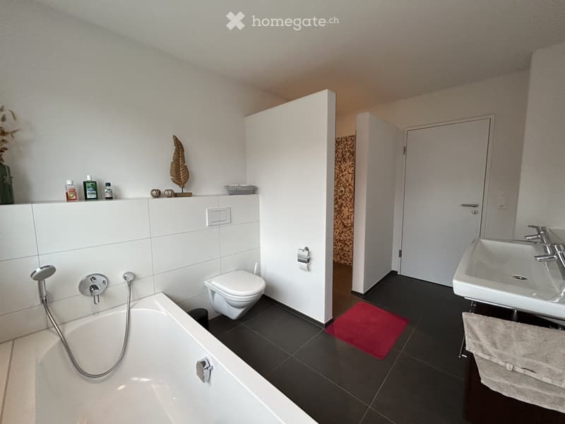 Grosszügiges Zimmer in 5.5-Zimmer-Wohnung in Ruswil (3)