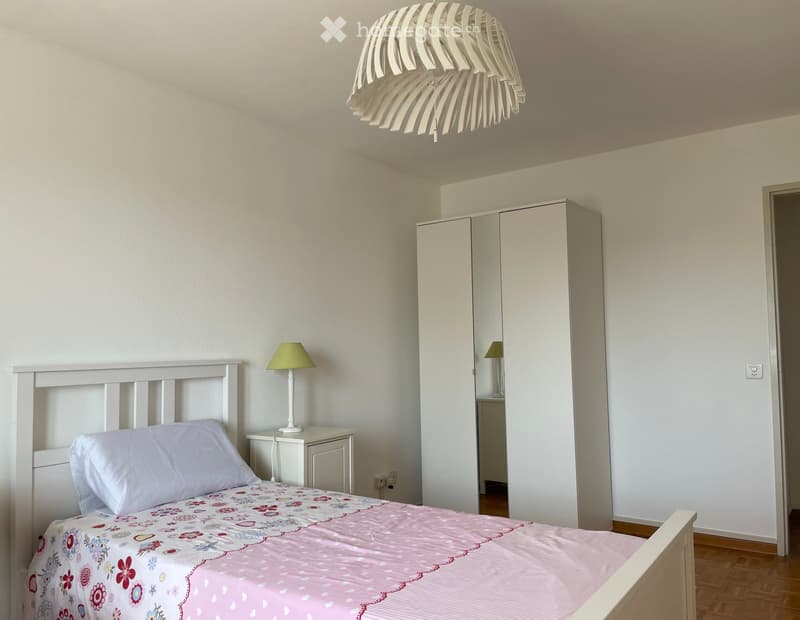 Chambre meublée chez l'habitant à Eysins (Nyon) - étudiant (2)