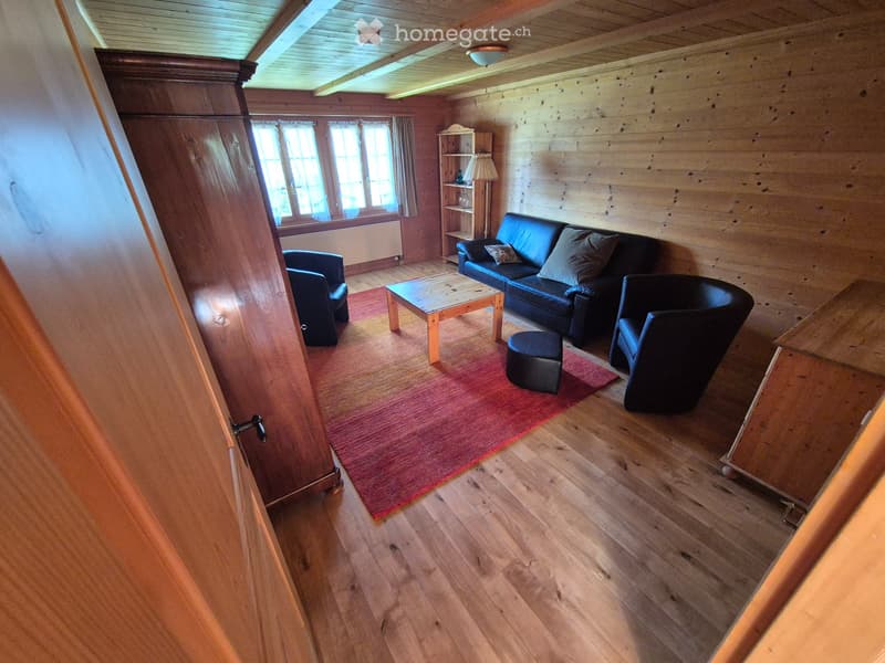 Charmante 2.5-Zimmer-Wohnung - möbliert und bezugsbereit (2)