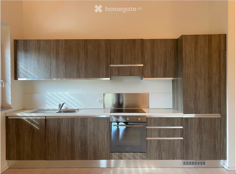 Luminoso 3.5 a Lugano con garage, cantina e spese incluse (2)