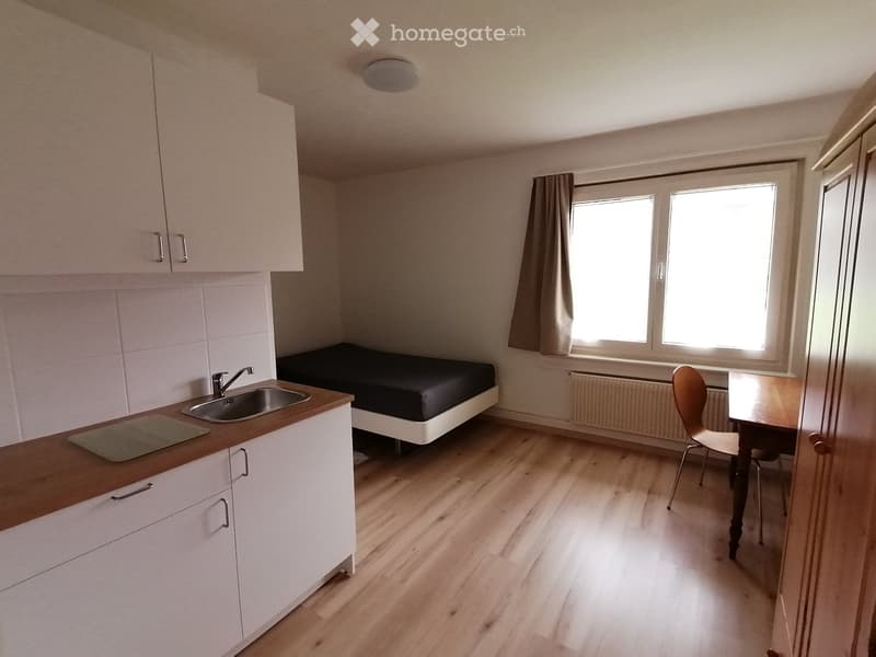 Zimmer möbiliert mit Dusche/WC (2)