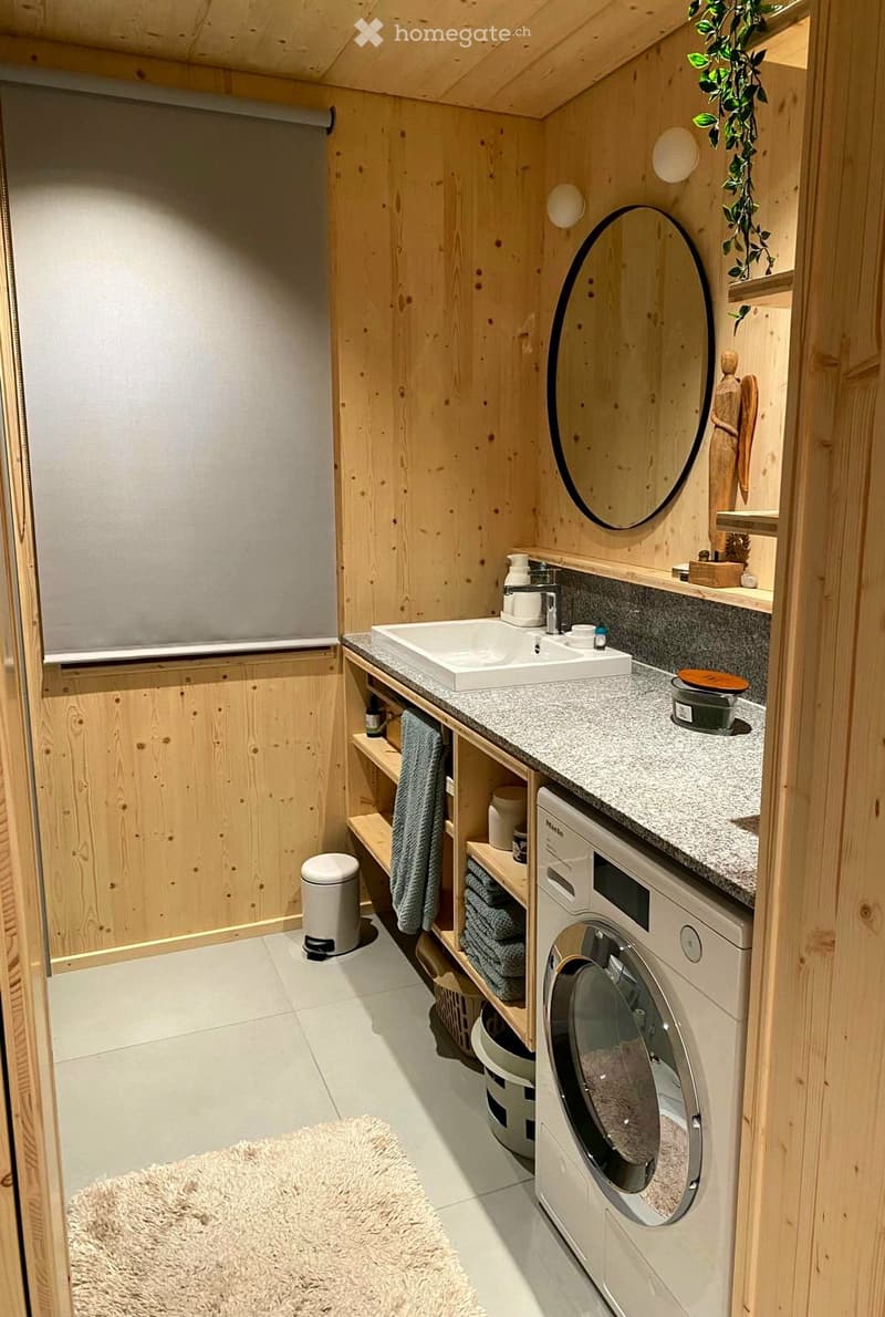 Einzigartige 2.5-Zi-Wohnung mit Ferienfeeling (3)