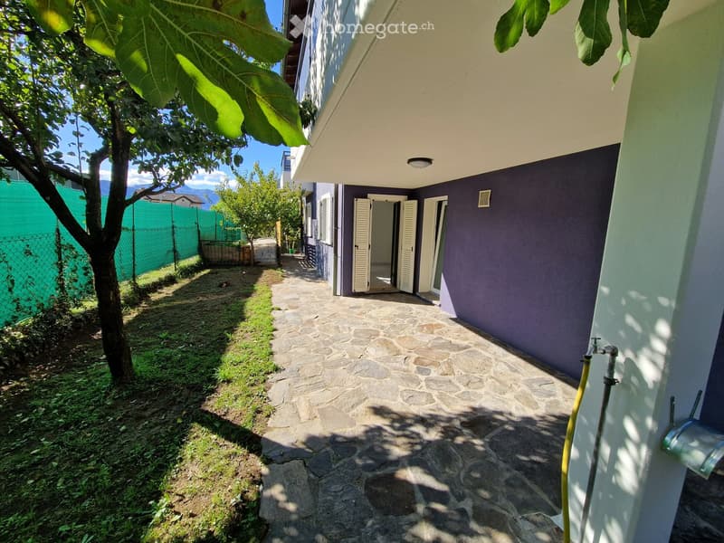 Appartamento con giardino (4)