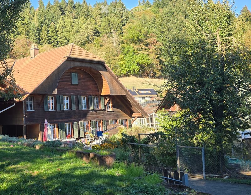 4.5 Zimmer Wohnung im 1.OG (1)
