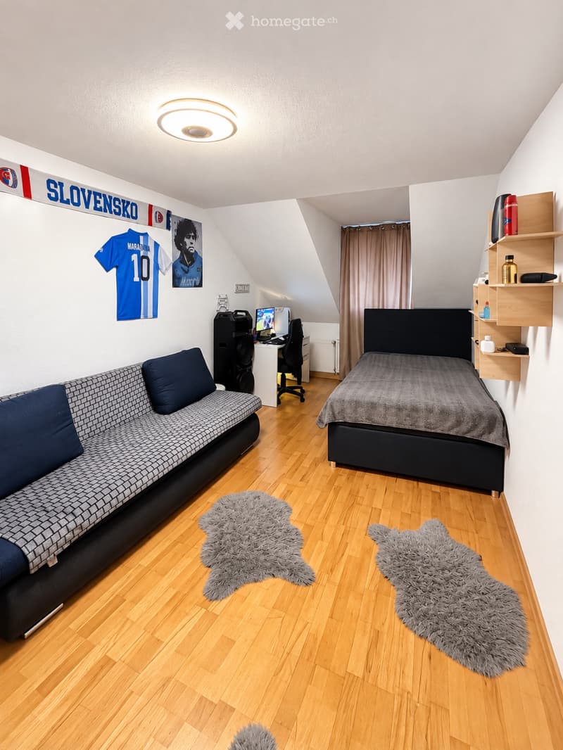 4.5-Zimmer-Dachwohnung über zwei Etagen in Hornussen (3)