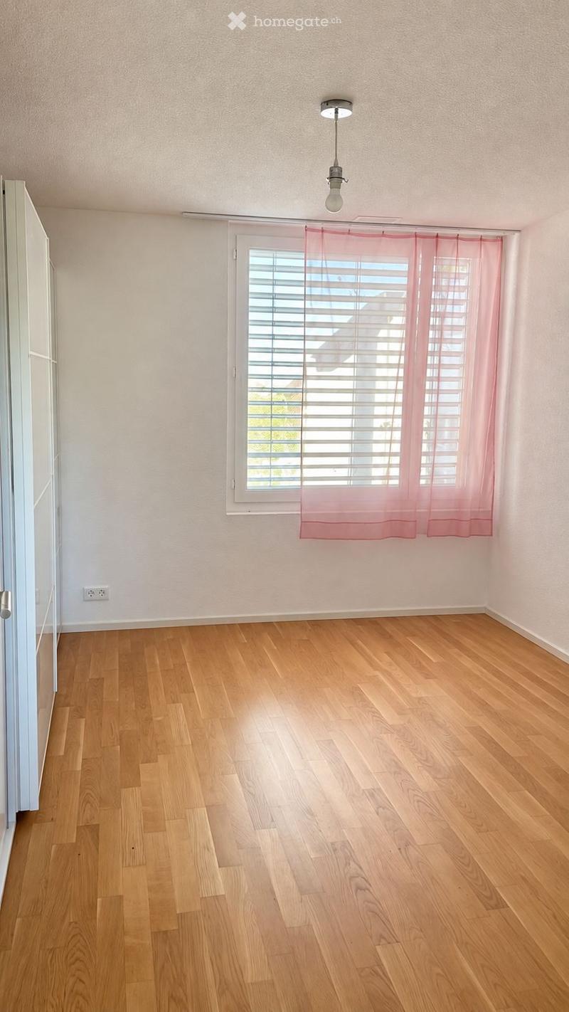Sonnige 3.5 Zimmer Wohnung in Boll (2)