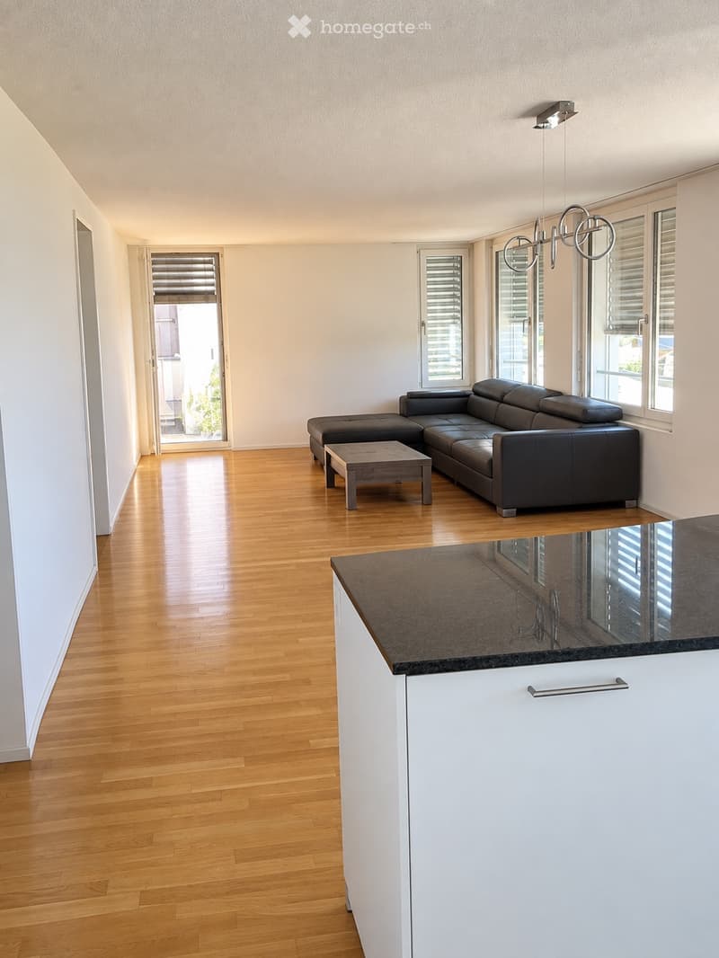 Sonnige 3.5 Zimmer Wohnung in Boll (4)