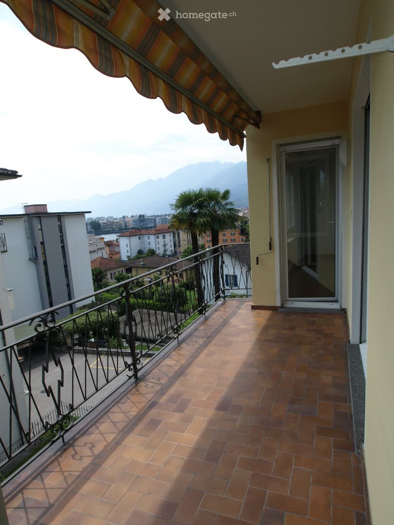 Affitto 2.5 locali al 2. piano zona tranquilla e vista lago (12)