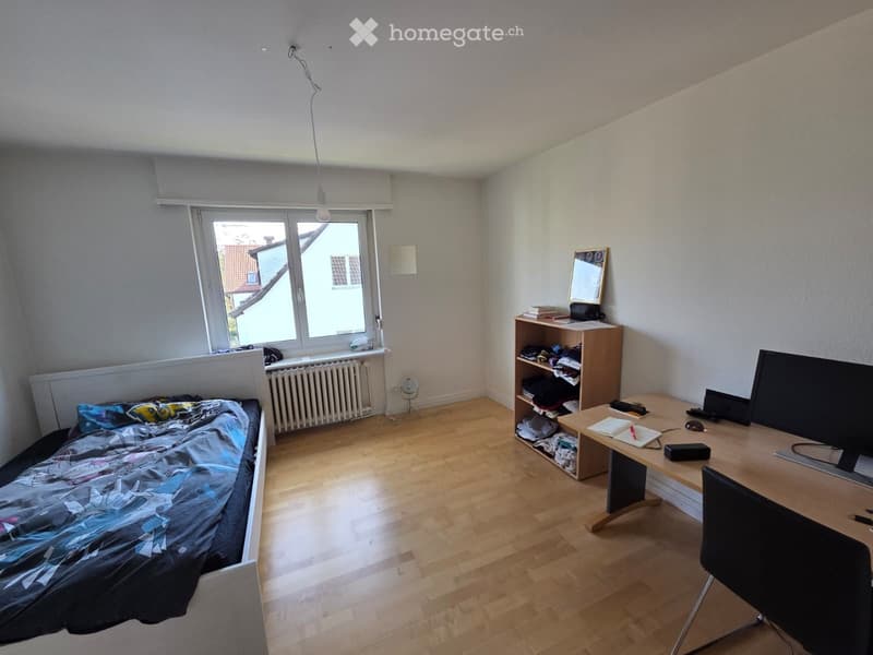 Charmante 2.5-Zimmer-Wohnung in Zürich Oerlikon (4)