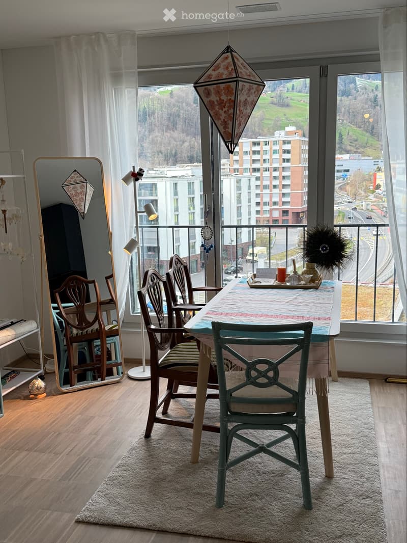Roommate welcome (lady) (2)