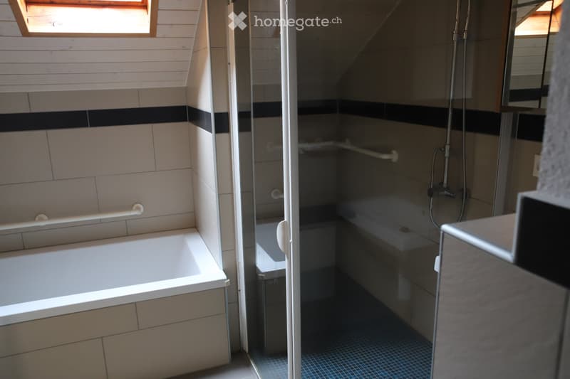 3.5 Zimmer Dachwg 3 Min Bahnhof, 10 Min Schule, 2 Min Volg (9)