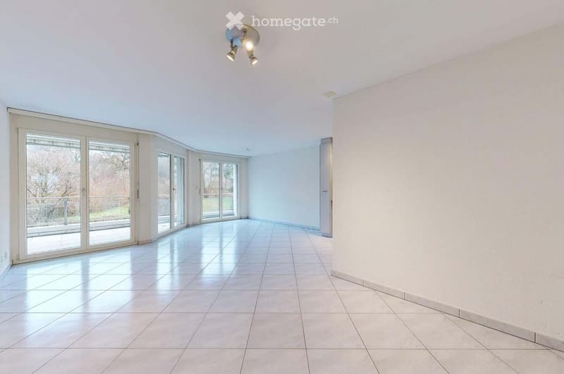 "Moderne 3.5-Zimmer-Wohnung mit sehr schöner Aussicht" (4)