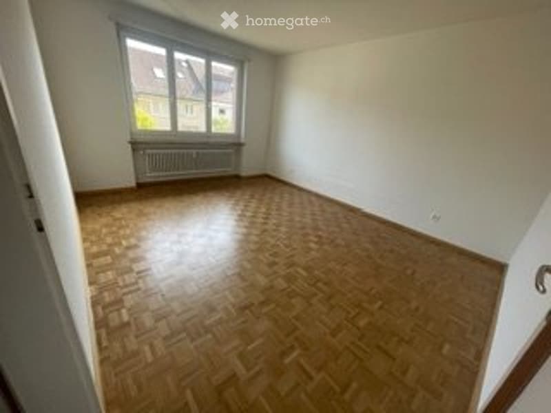 schöne helle 3.5 Zimmerwohnung (3)