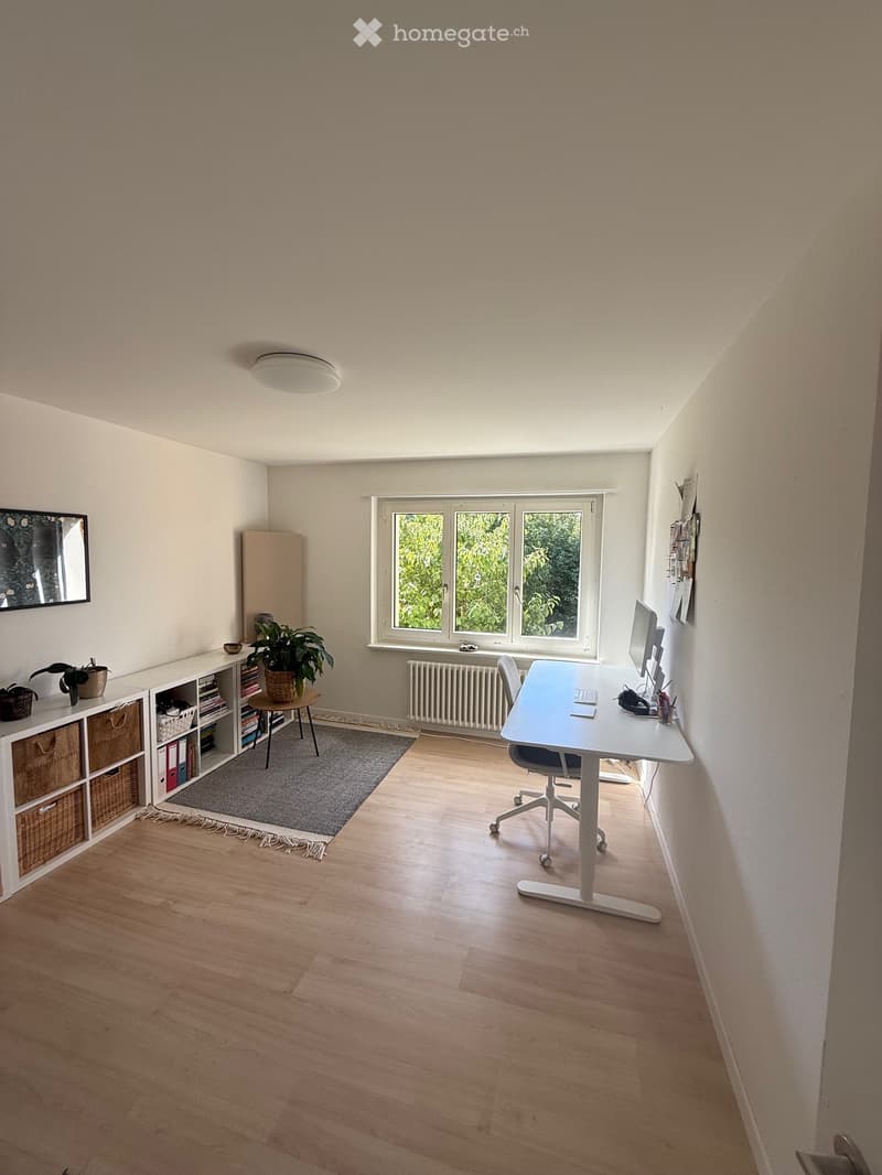 Möblierte 3.5-Zimmer-Wohnung mit Garten in Zumikon (4)