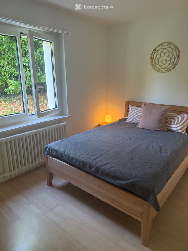 Möblierte 3.5-Zimmer-Wohnung mit Garten in Zumikon (2)