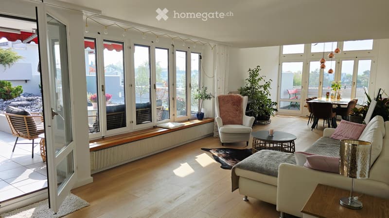 Helles, möbliertes Zimmer mit direktem Zugang zur Terrasse (5)
