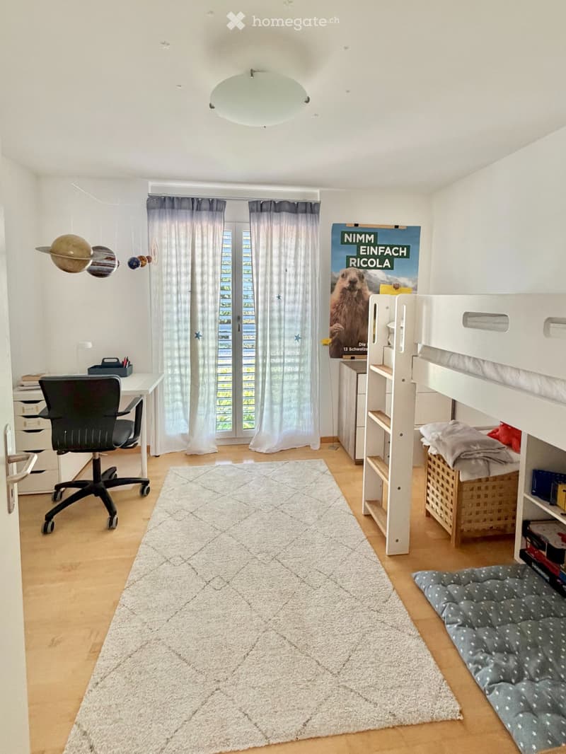 Befristet, möbliert: 4.5 Zimmer mit Cheminée in Forch (8)