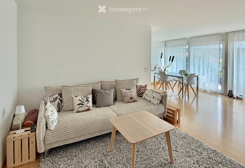 Befristet, möbliert: 4.5 Zimmer mit Cheminée in Forch (2)