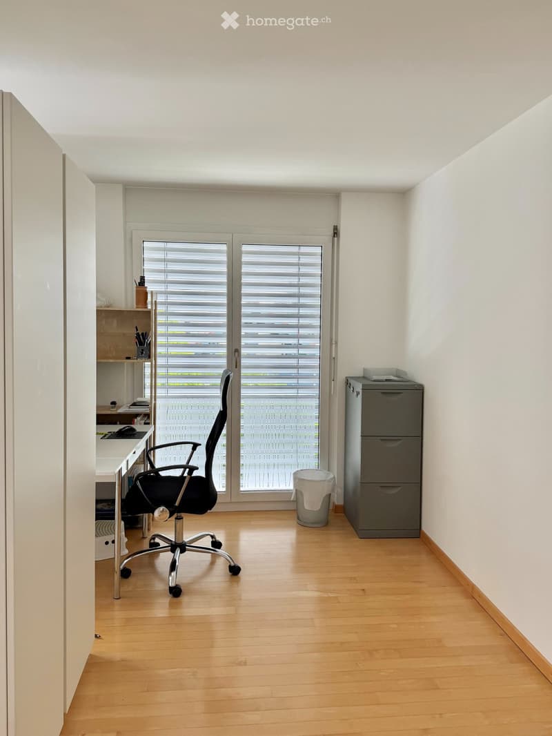 Befristet, möbliert: 4.5 Zimmer mit Cheminée in Forch (9)