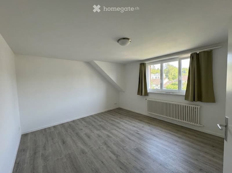 Gemütliche 2-Zimmer-Dachwohnung in Bottmingen per 01.12.2026 (1)