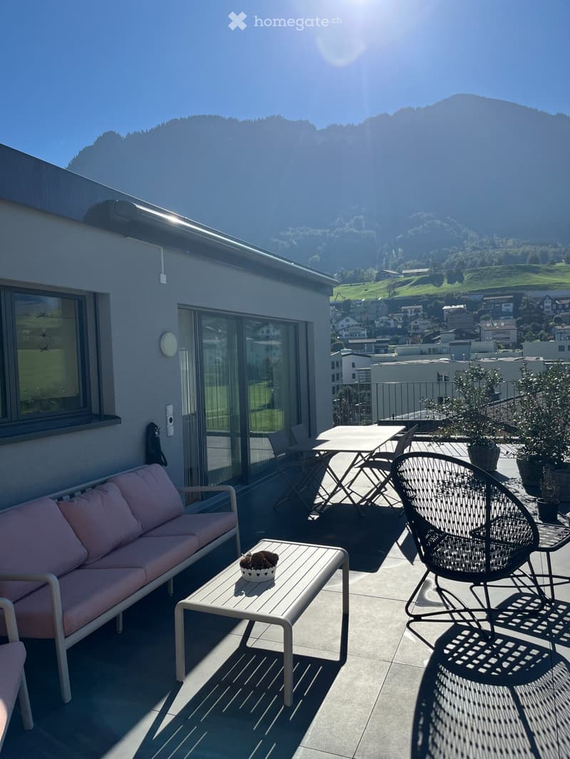 wunderschöne 2.5 Zimmerwohnung inkl. NK und Garagenplatz (1)