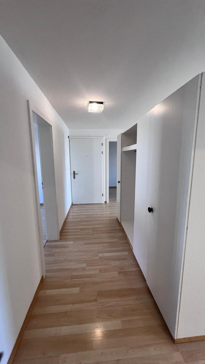 Moderne 4.5-Zimmer-Wohnung mit Balkon in ruhiger Lage in Leuggern (11)