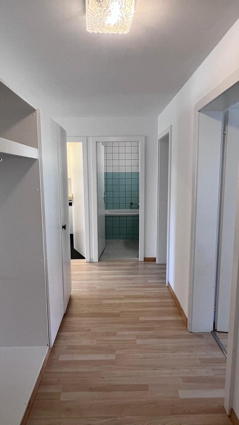 Moderne 4.5-Zimmer-Wohnung mit Balkon in ruhiger Lage in Leuggern (8)