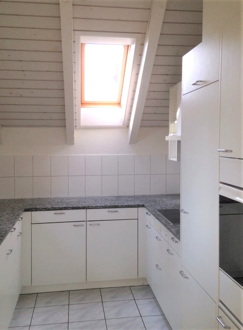 Charmante 5.5-Zimmer-Maisonette-Wohnung in Neerach – Ruhige Lage mit herrlichem Ausblick (8)